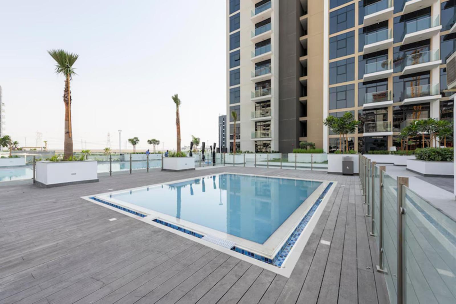 FAM Living - Getaway in Meydan - Modern Comfort Near Top Dubai Attractions
