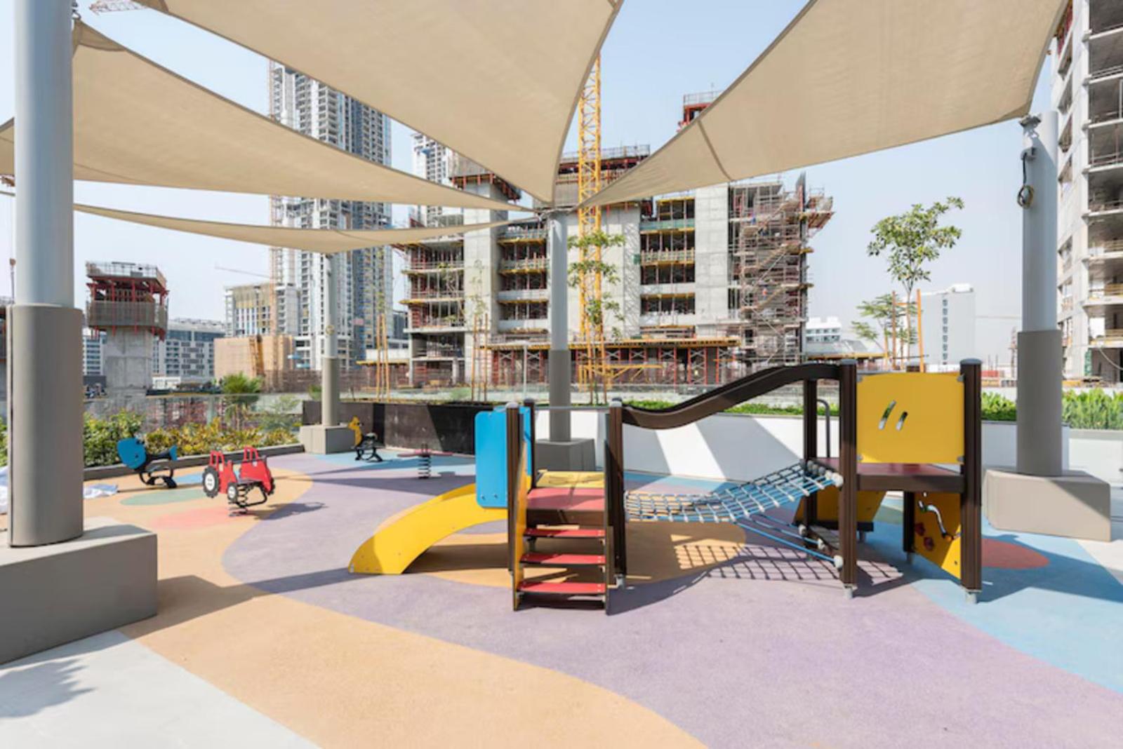FAM Living - Getaway in Meydan - Modern Comfort Near Top Dubai Attractions