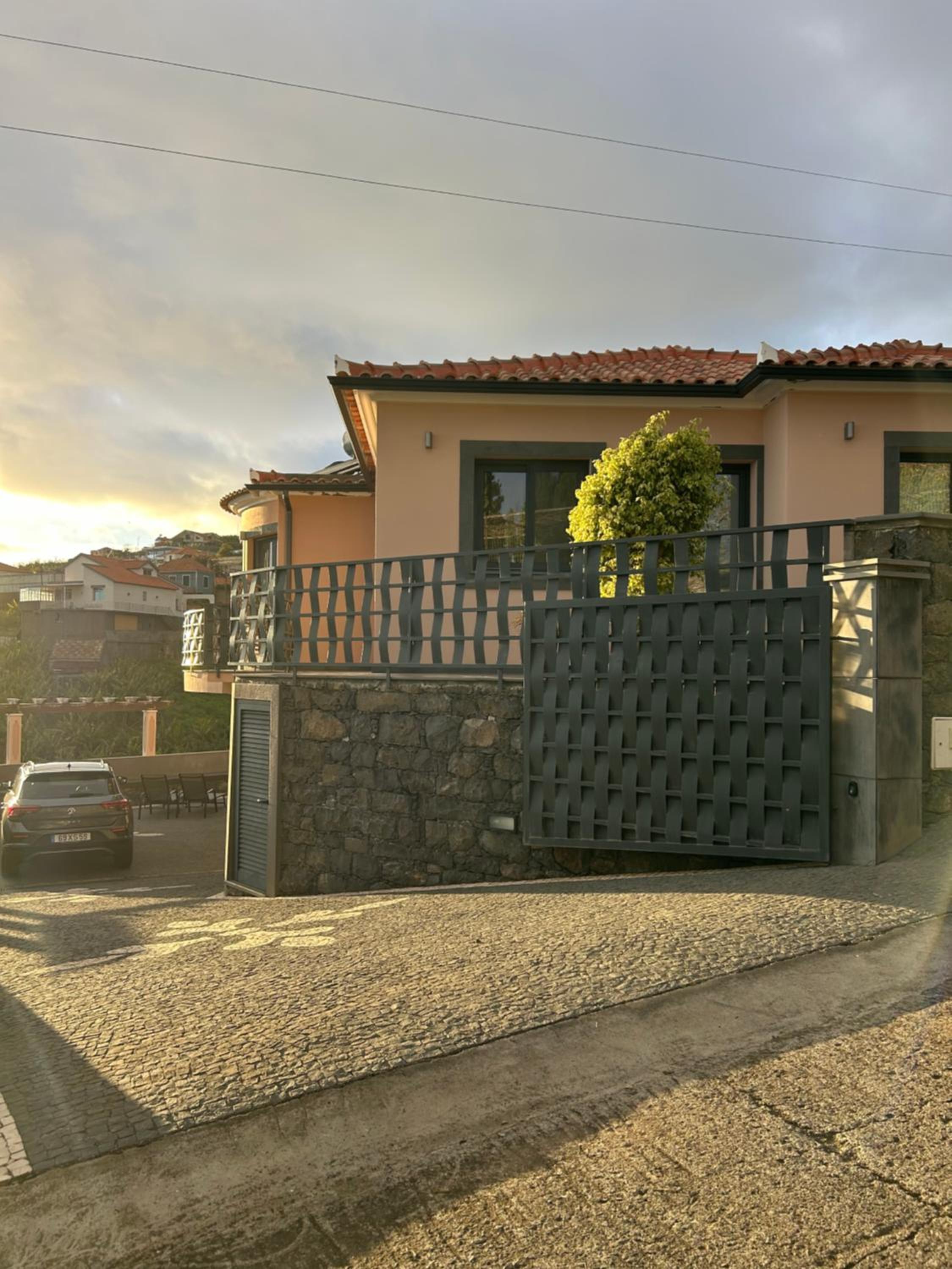 Rose Sun House