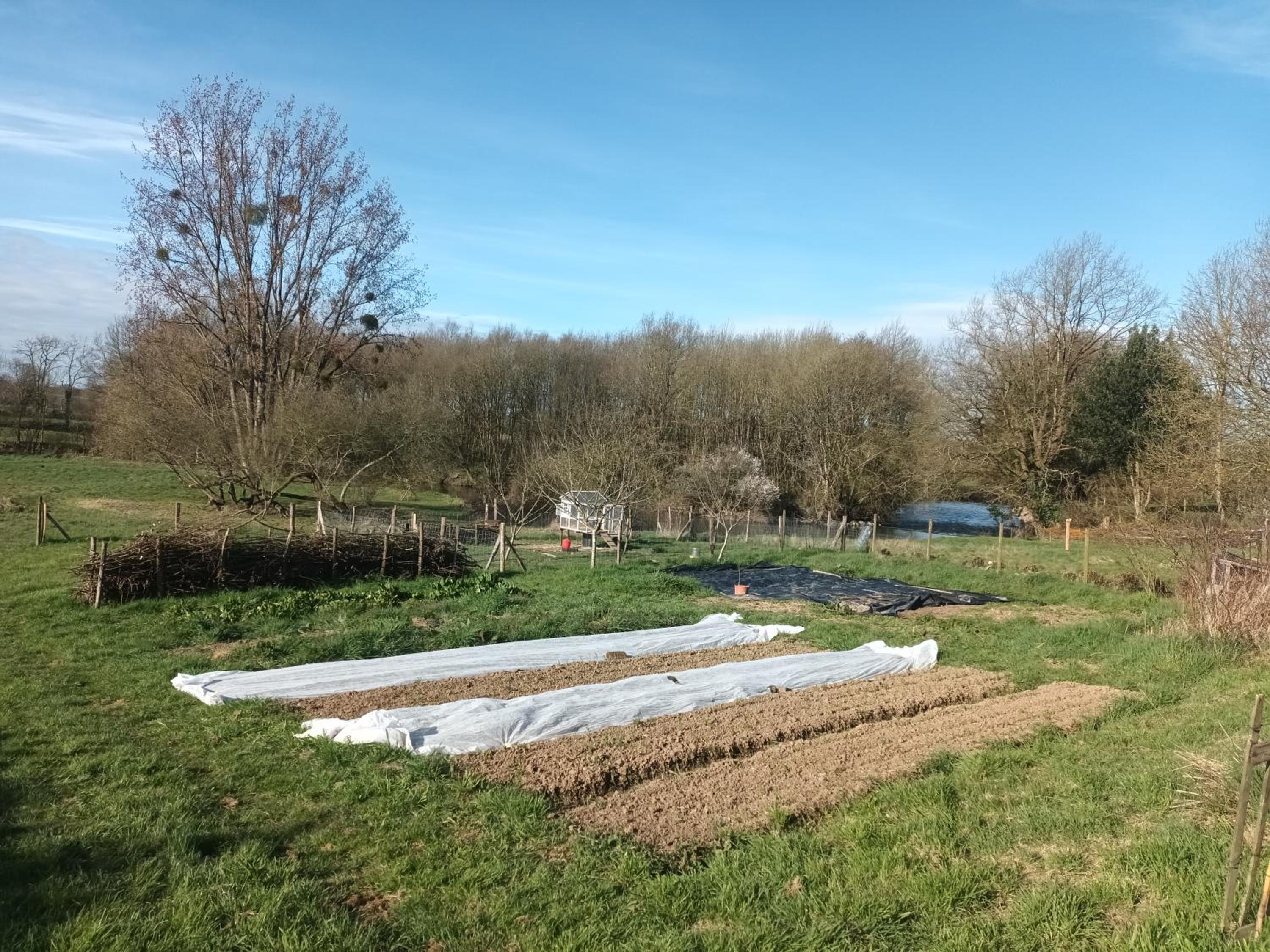 Gite du milieu - 8 personnes en pleine campagne et rivière By Primo