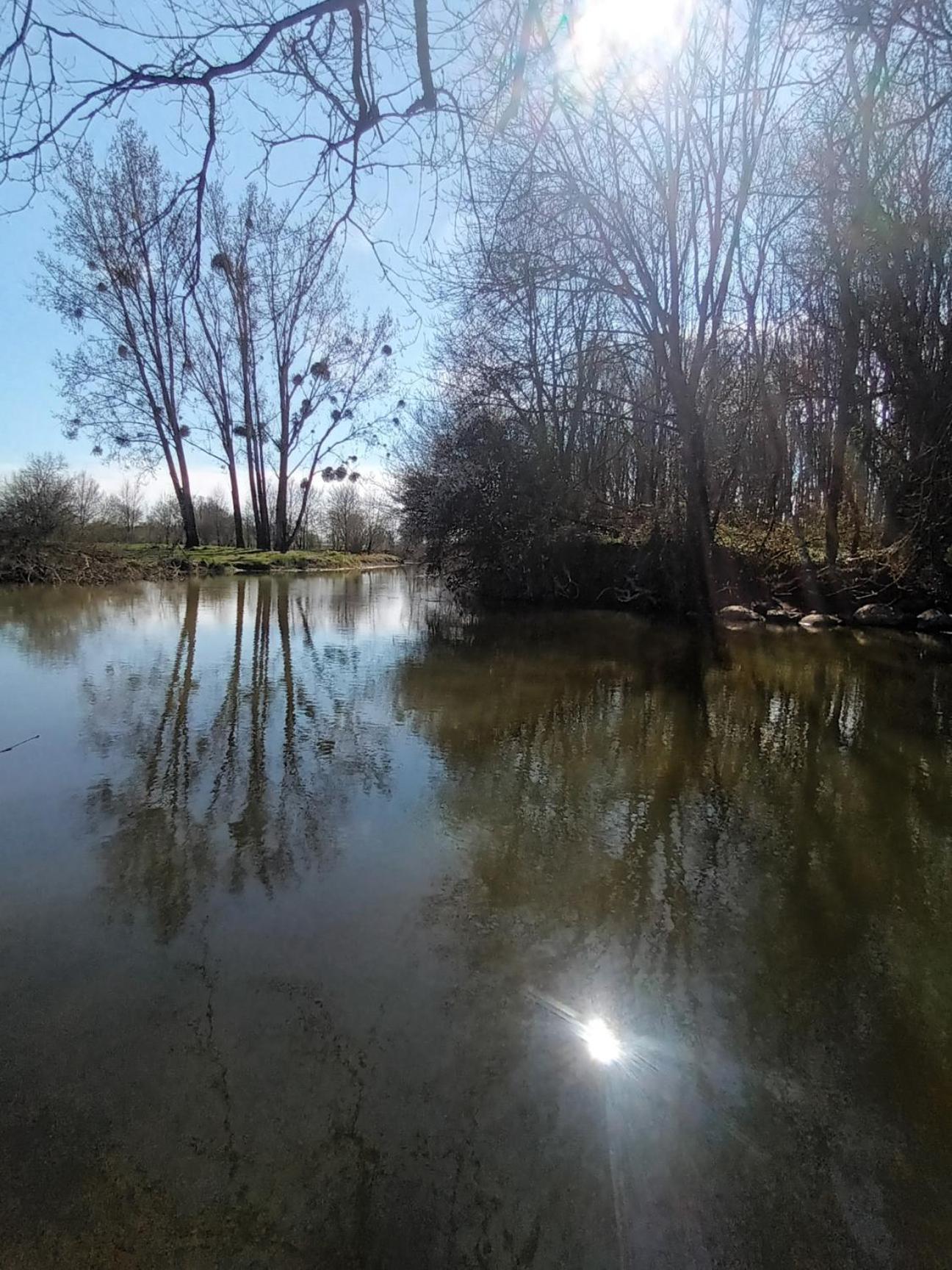 Gite du milieu - 8 personnes en pleine campagne et rivière By Primo