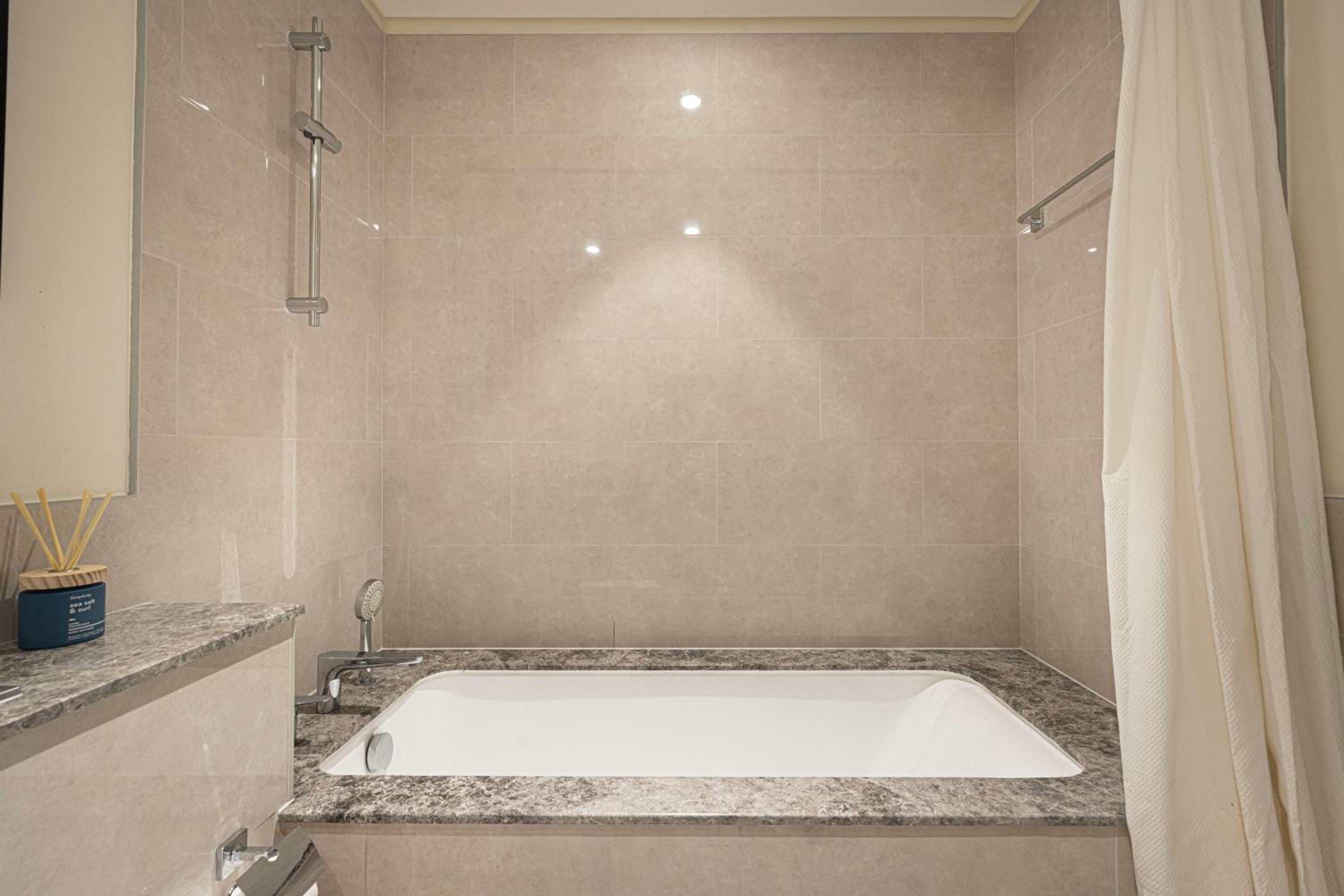 FORTE Tower 2 - One-Bedroom Apartment in DOWNTOWN Dubai, near Burj Khalifa & Dubai Fountains - Apartment in Forte Tower 2