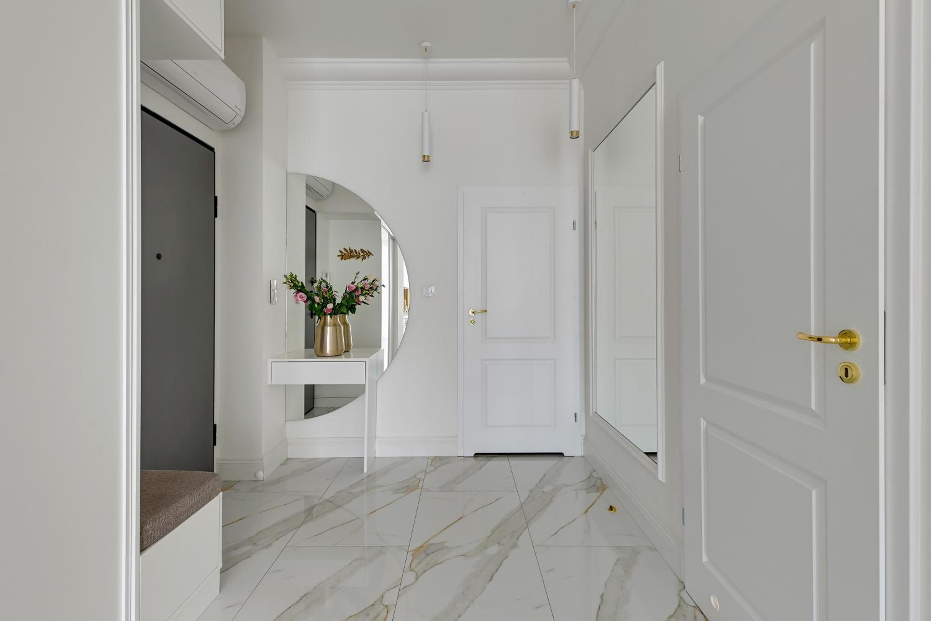 Old Town & River View Premium Apartment by Lion Apartments