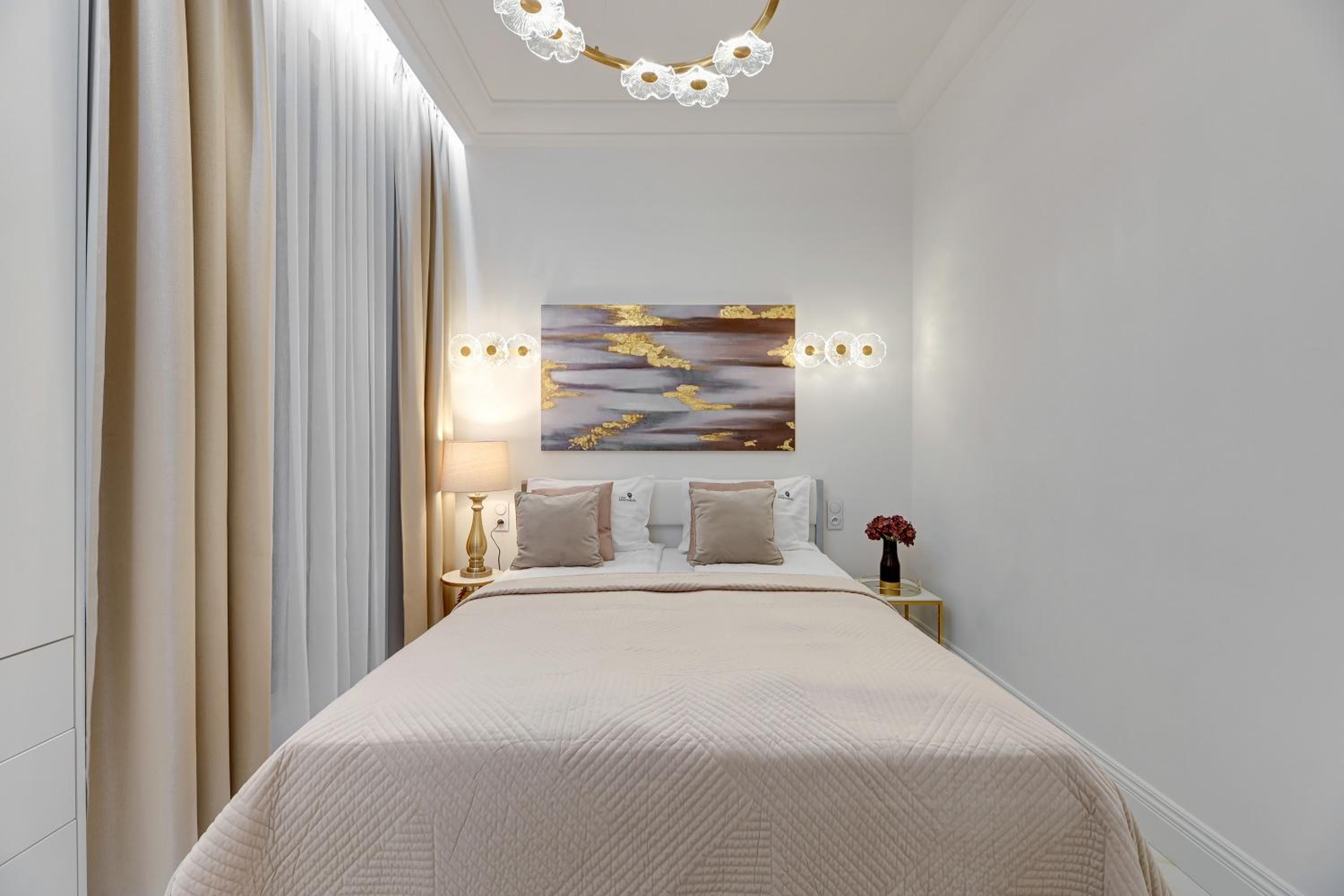 Old Town & River View Premium Apartment by Lion Apartments
