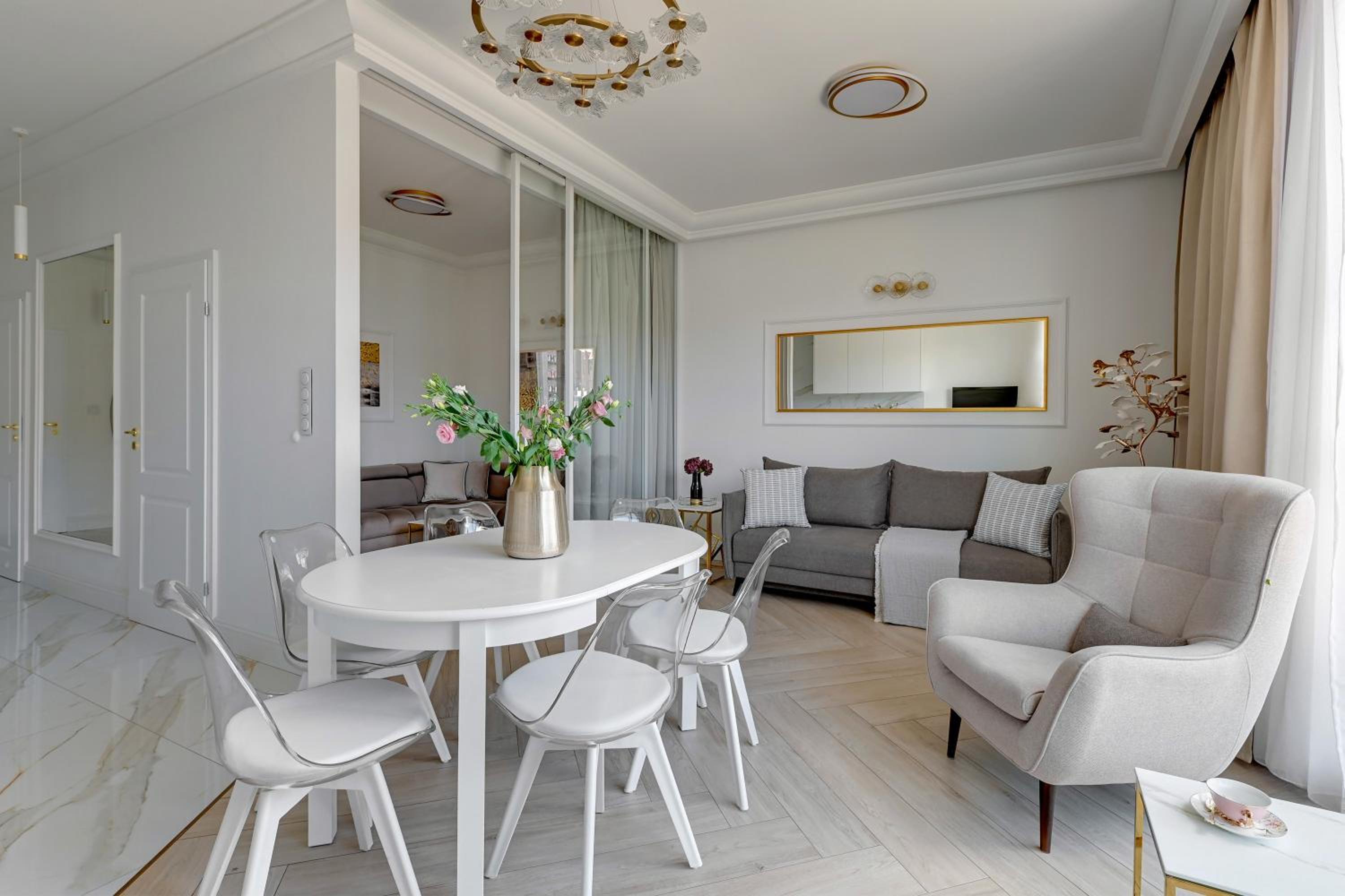Old Town & River View Premium Apartment by Lion Apartments