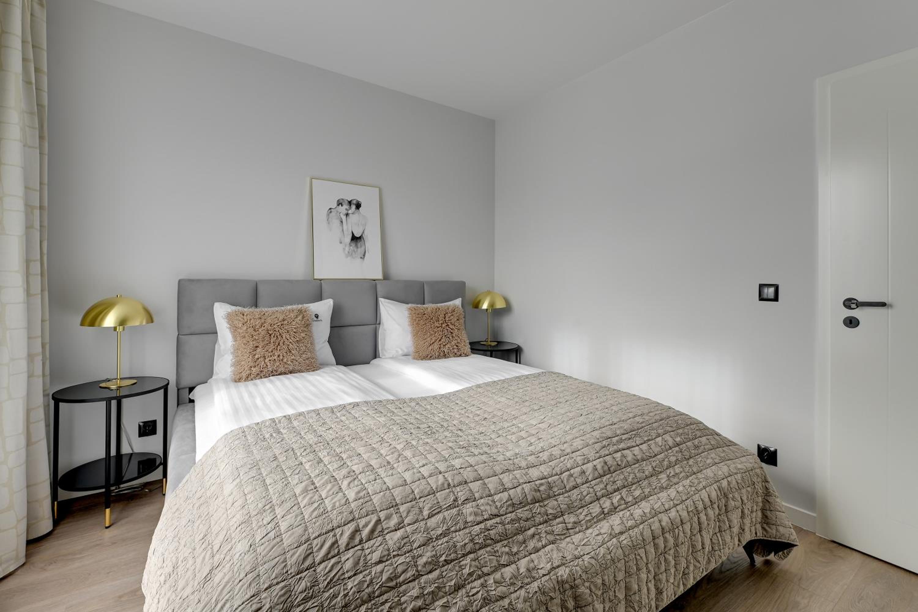 Lion Apartments - Premium Apartments with Parking in the Center of Gdańsk