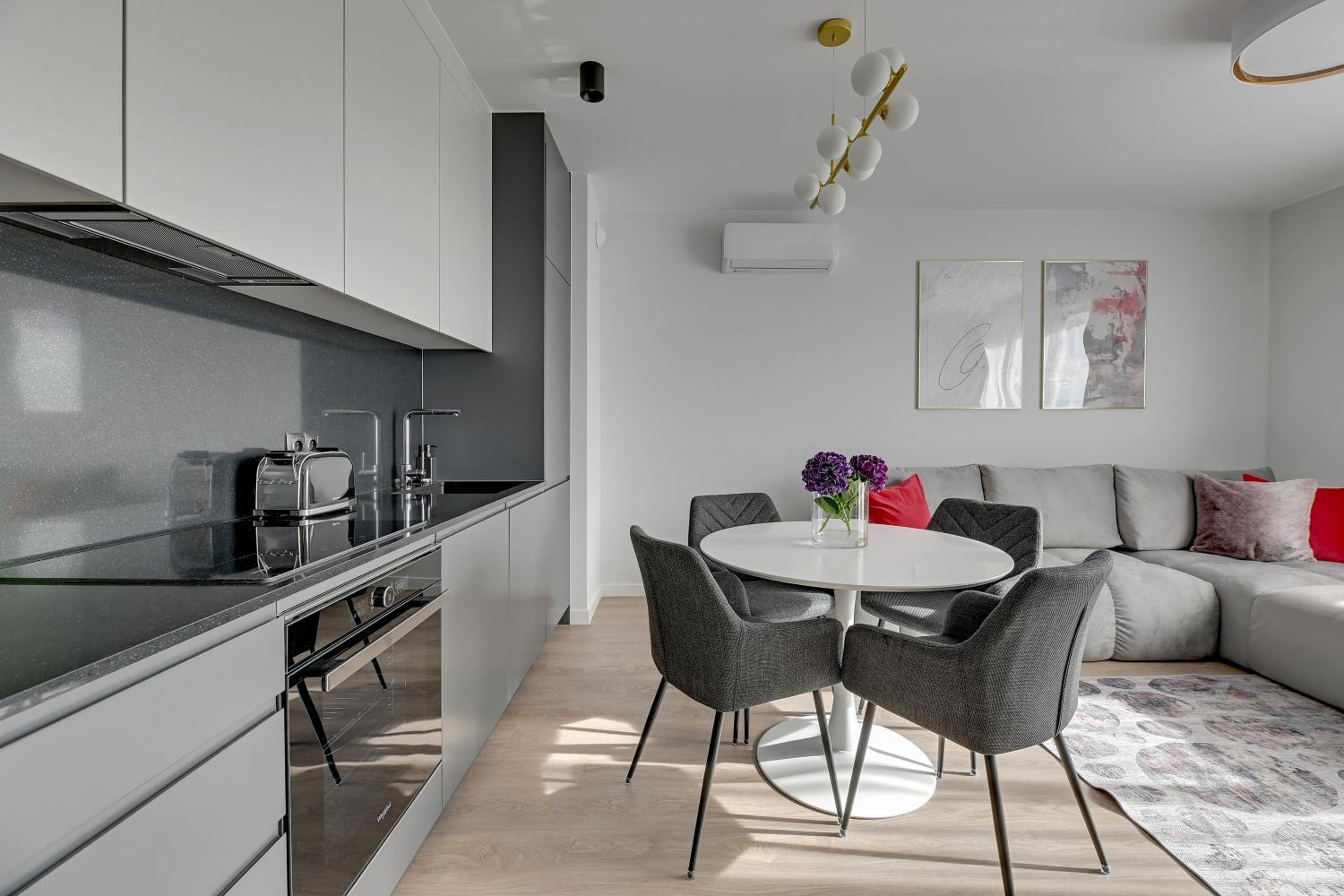 Lion Apartments - Premium Apartments with Parking in the Center of Gdańsk
