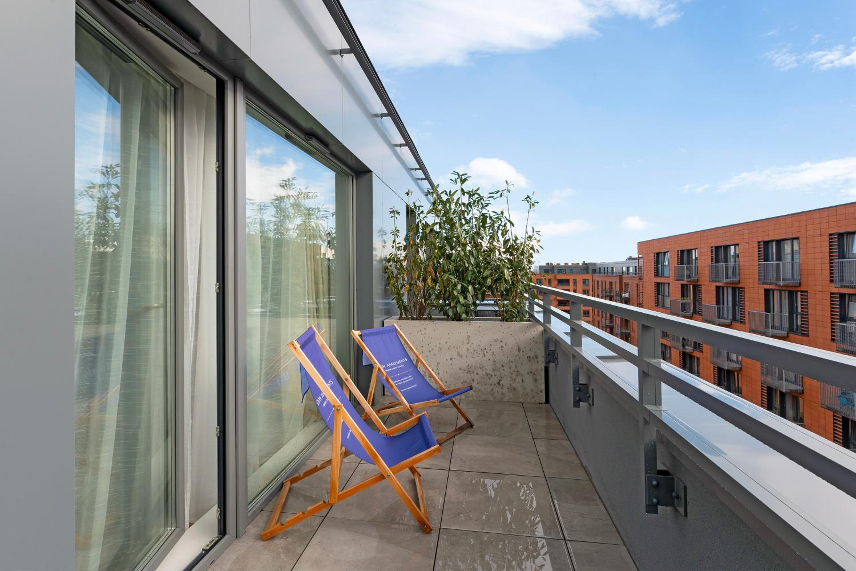 Lion Apartments - Premium Apartments with Parking in the Center of Gdańsk