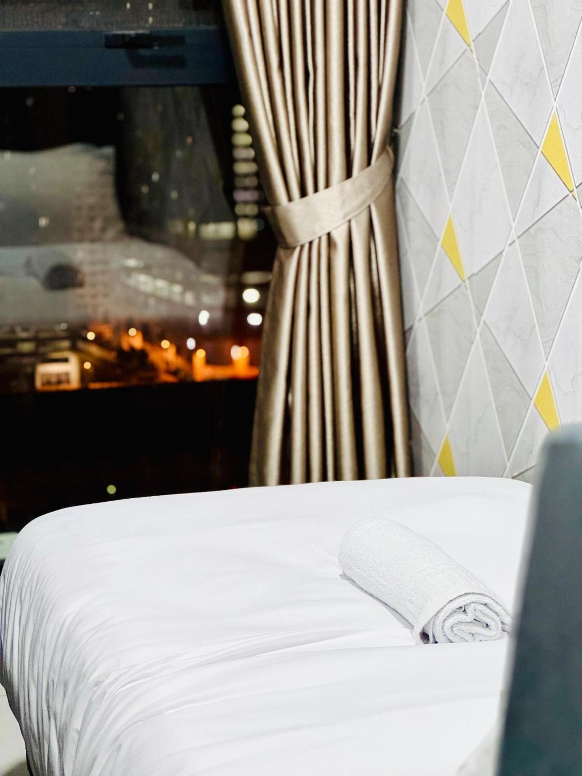 Jac Urban Suites Luxury & Premium Staycation 10pax