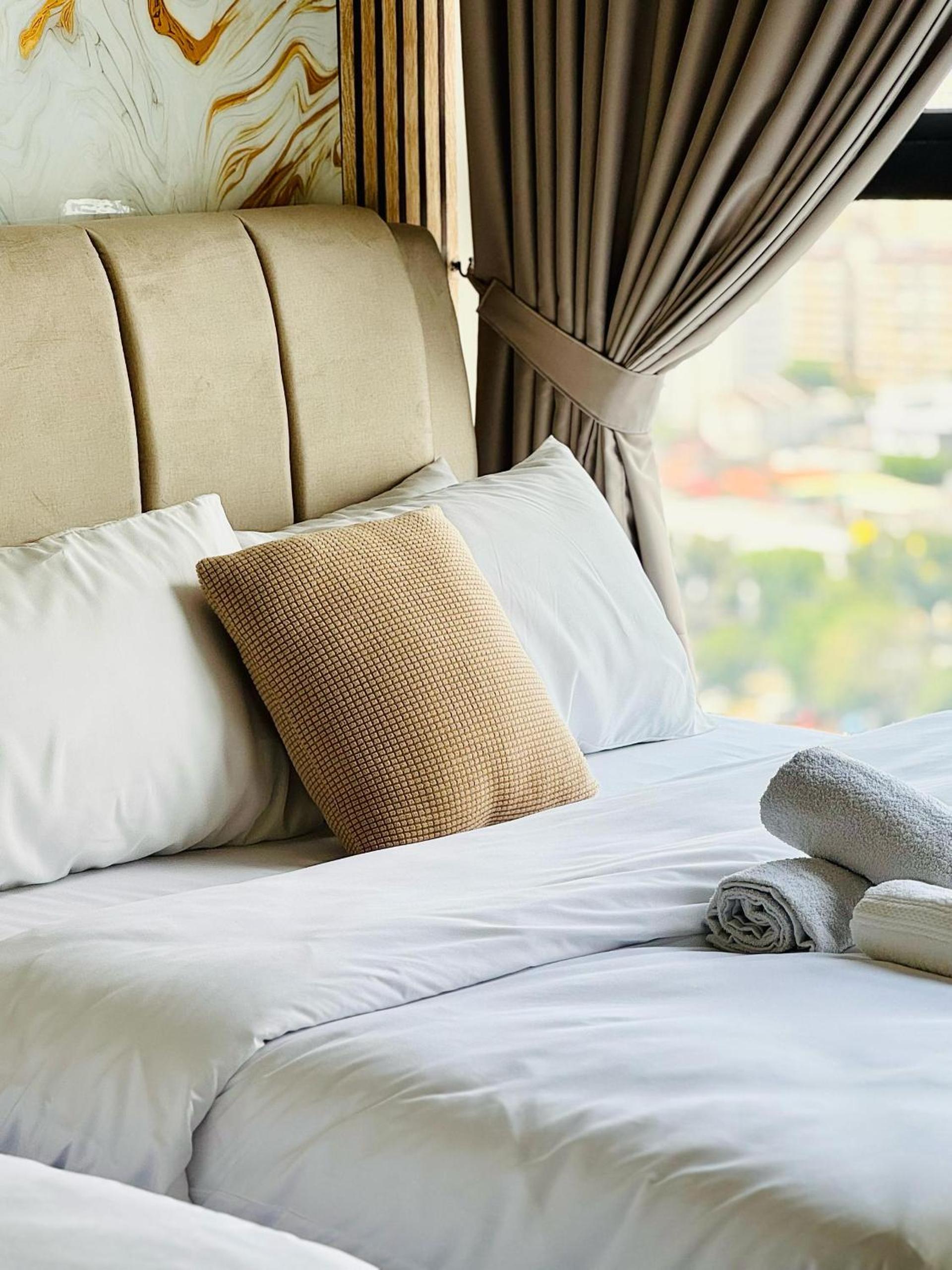 Jac Urban Suites Luxury & Premium Staycation 10pax