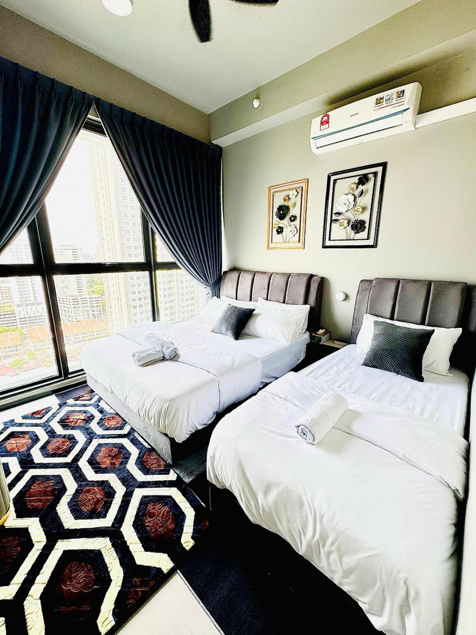 Jac Urban Suites Luxury & Premium Staycation 10pax