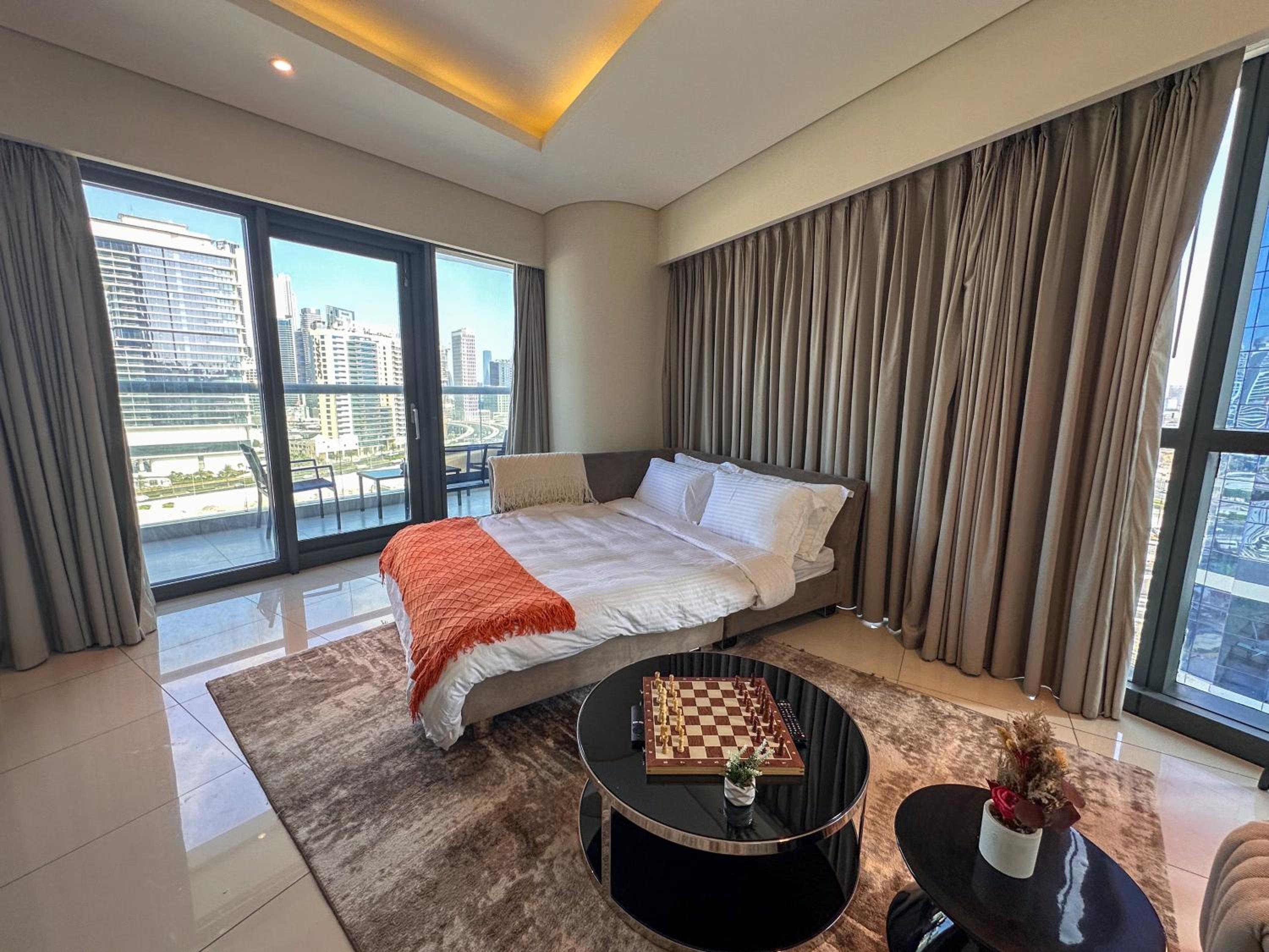 HollywoodDXB Burj Khalifa View - 6Min To Dubai Mall
