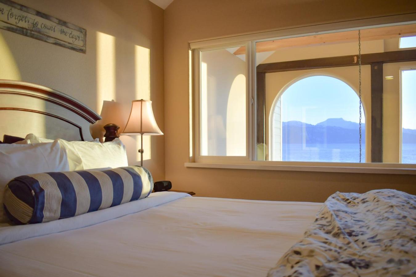 Lakeshore Lodging Lodge 722