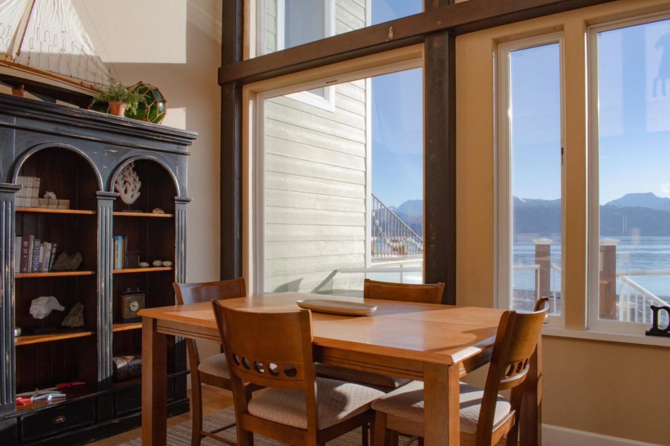 Lakeshore Lodging Lodge 722