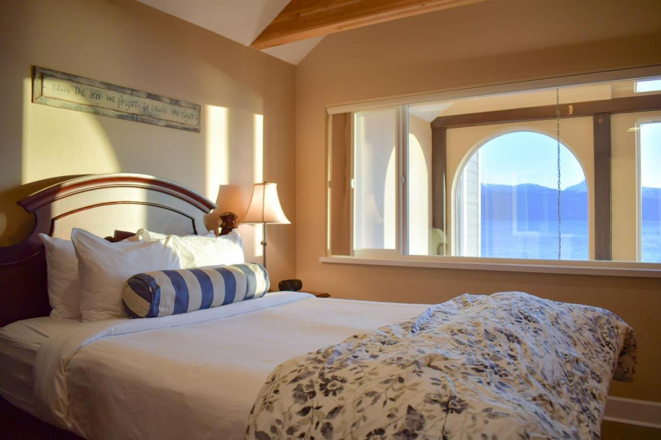 Lakeshore Lodging Lodge 722