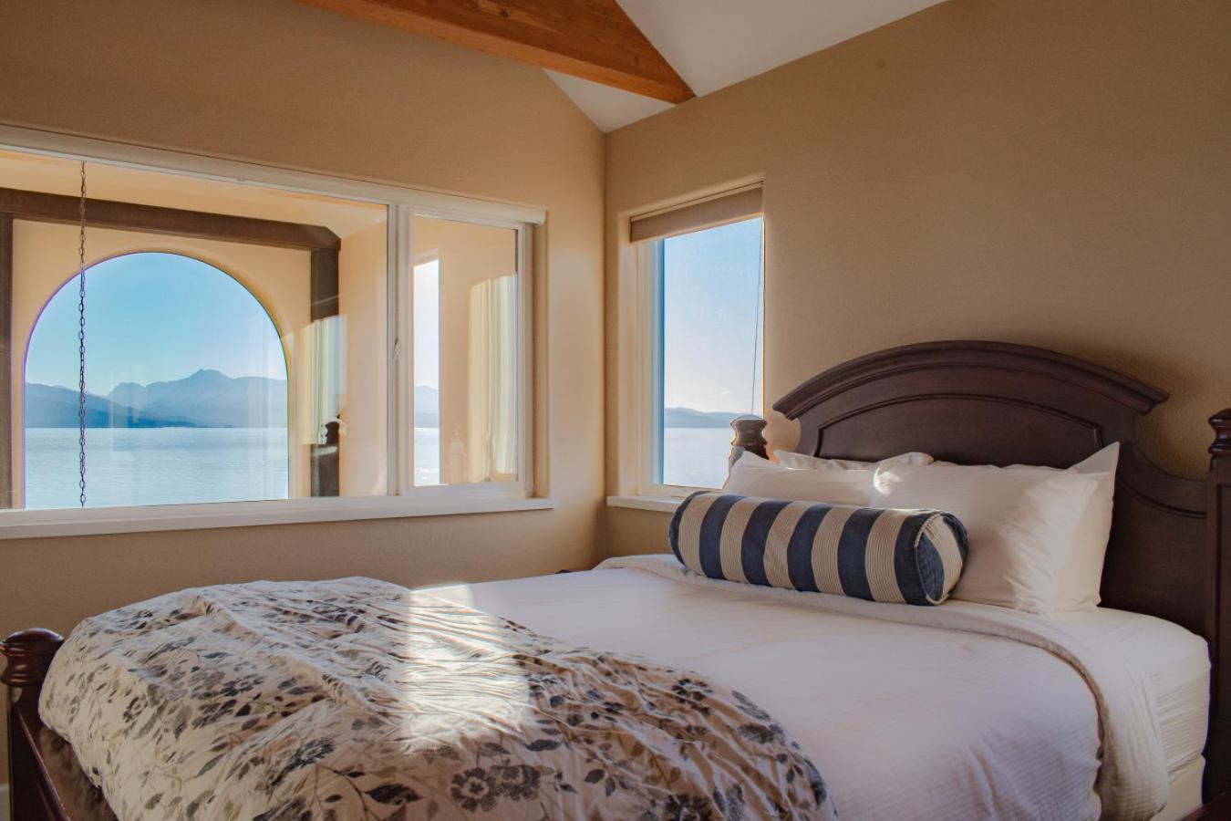 Lakeshore Lodging Lodge 722