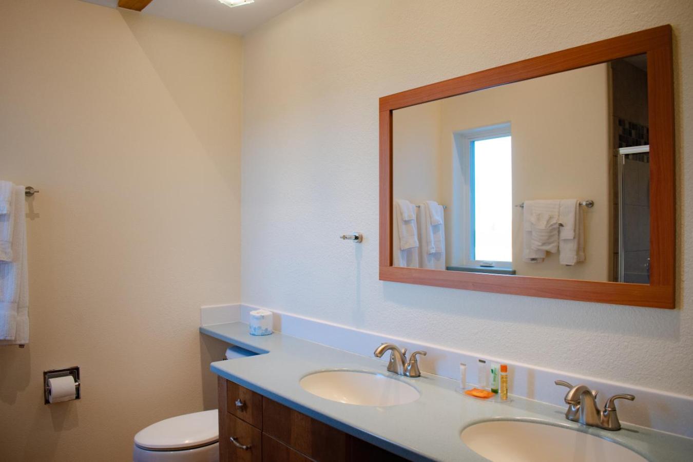 Lakeshore Lodging Lodge 713