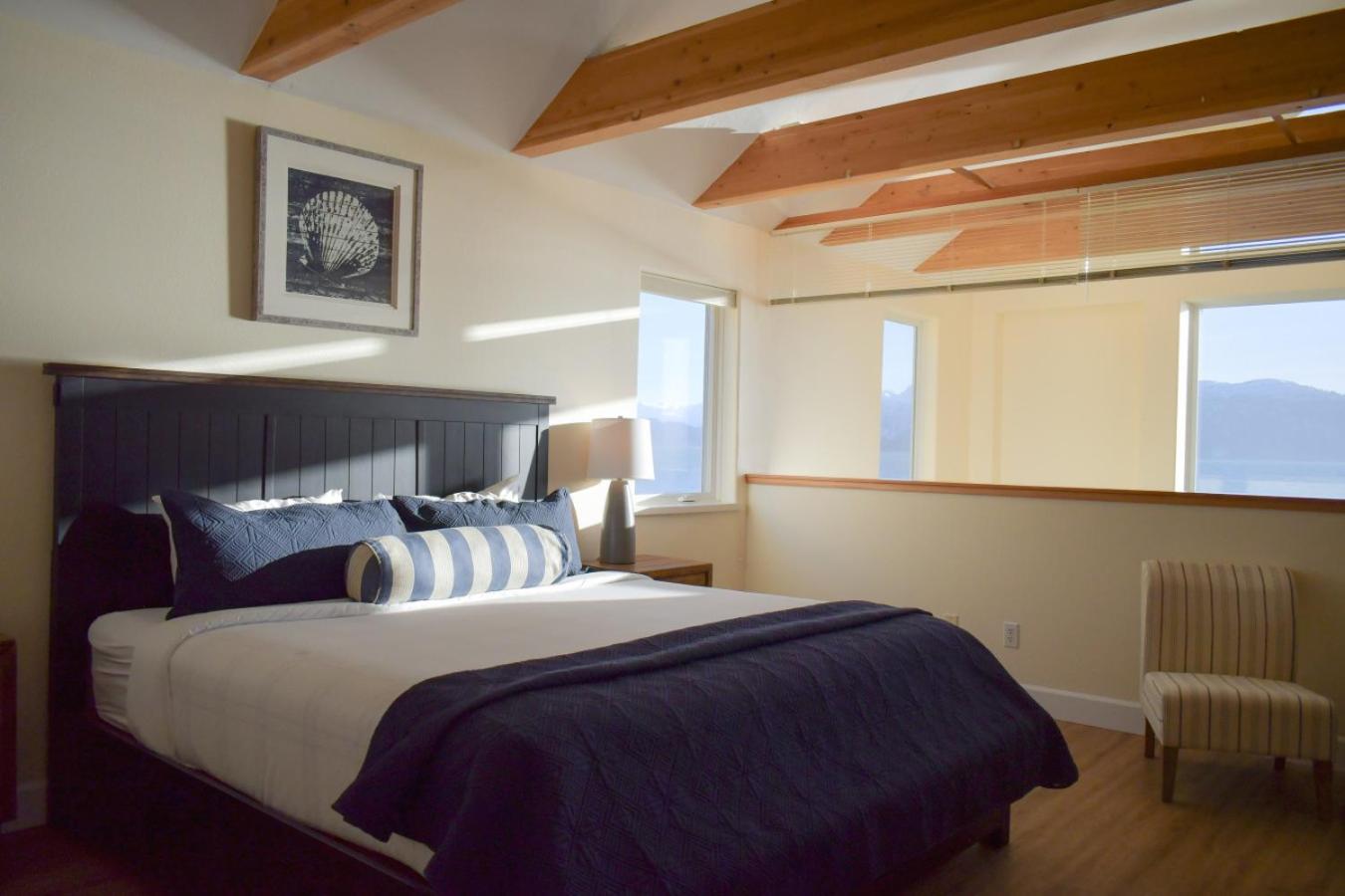 Lakeshore Lodging Lodge 713