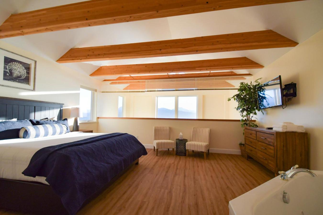 Lakeshore Lodging Lodge 713