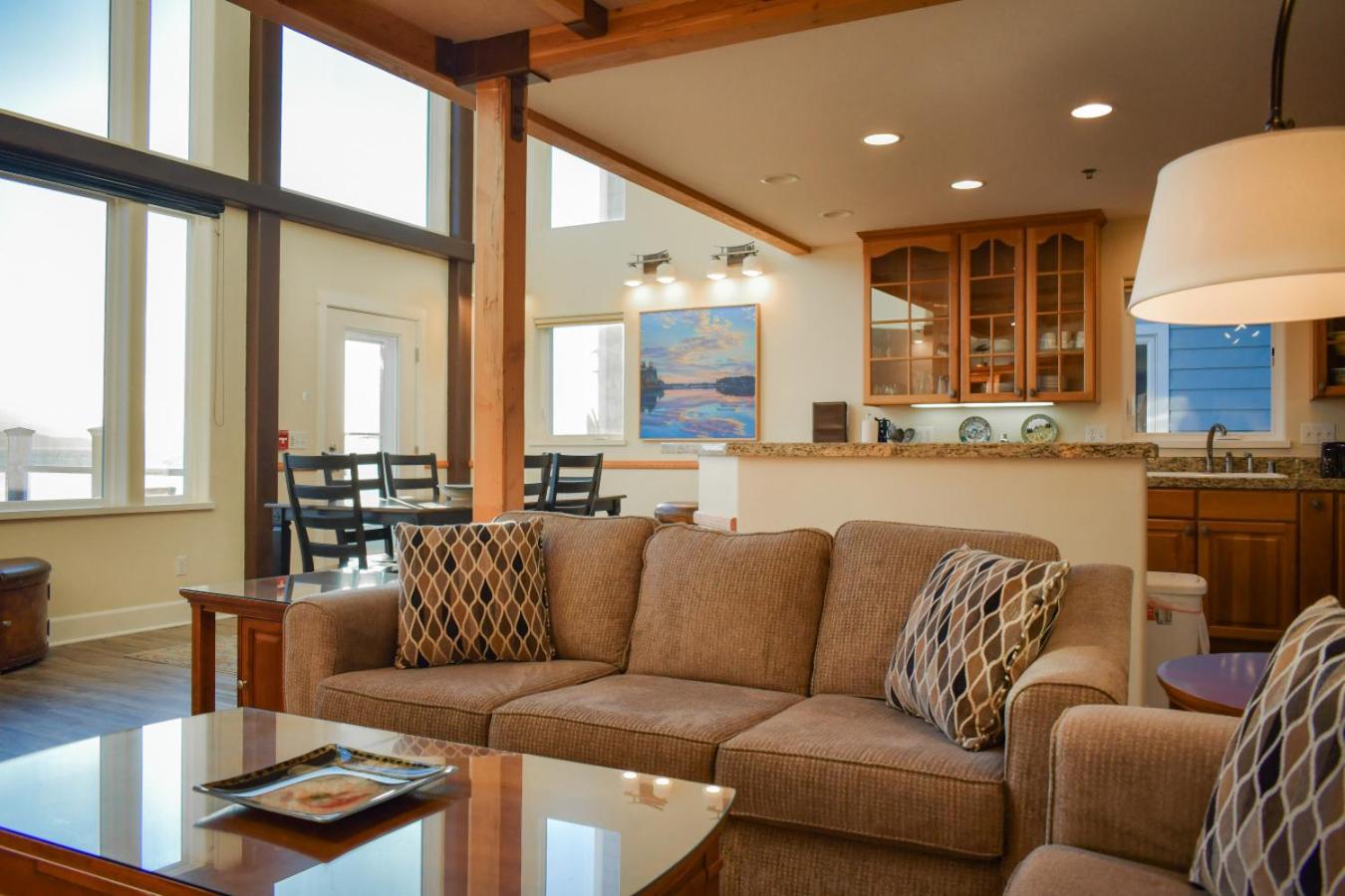 Lakeshore Lodging Lodge 715