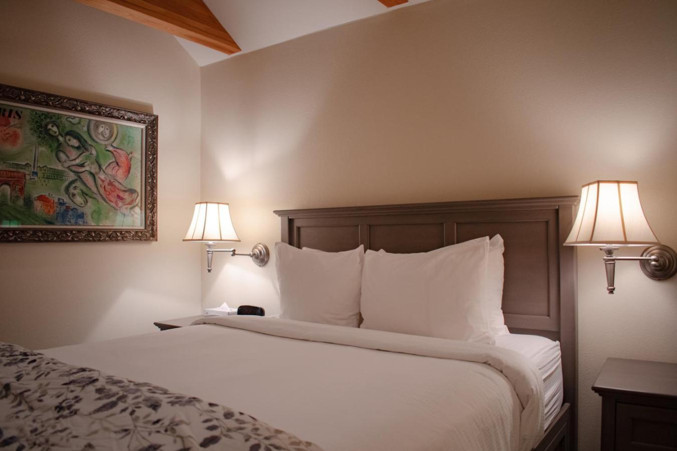 Lakeshore Lodging Lodge 715