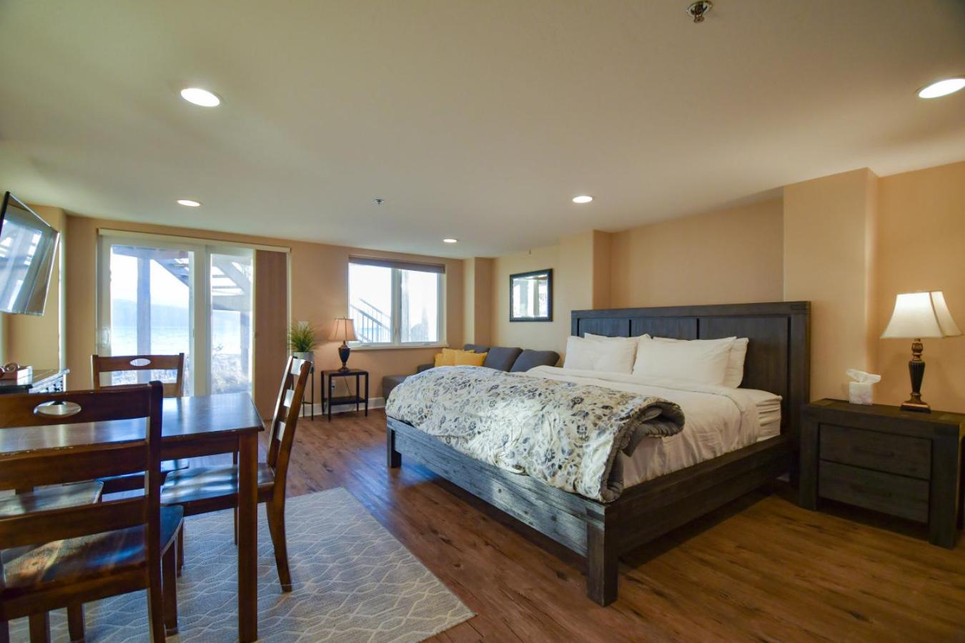 Lakeshore Lodging Lodge 622