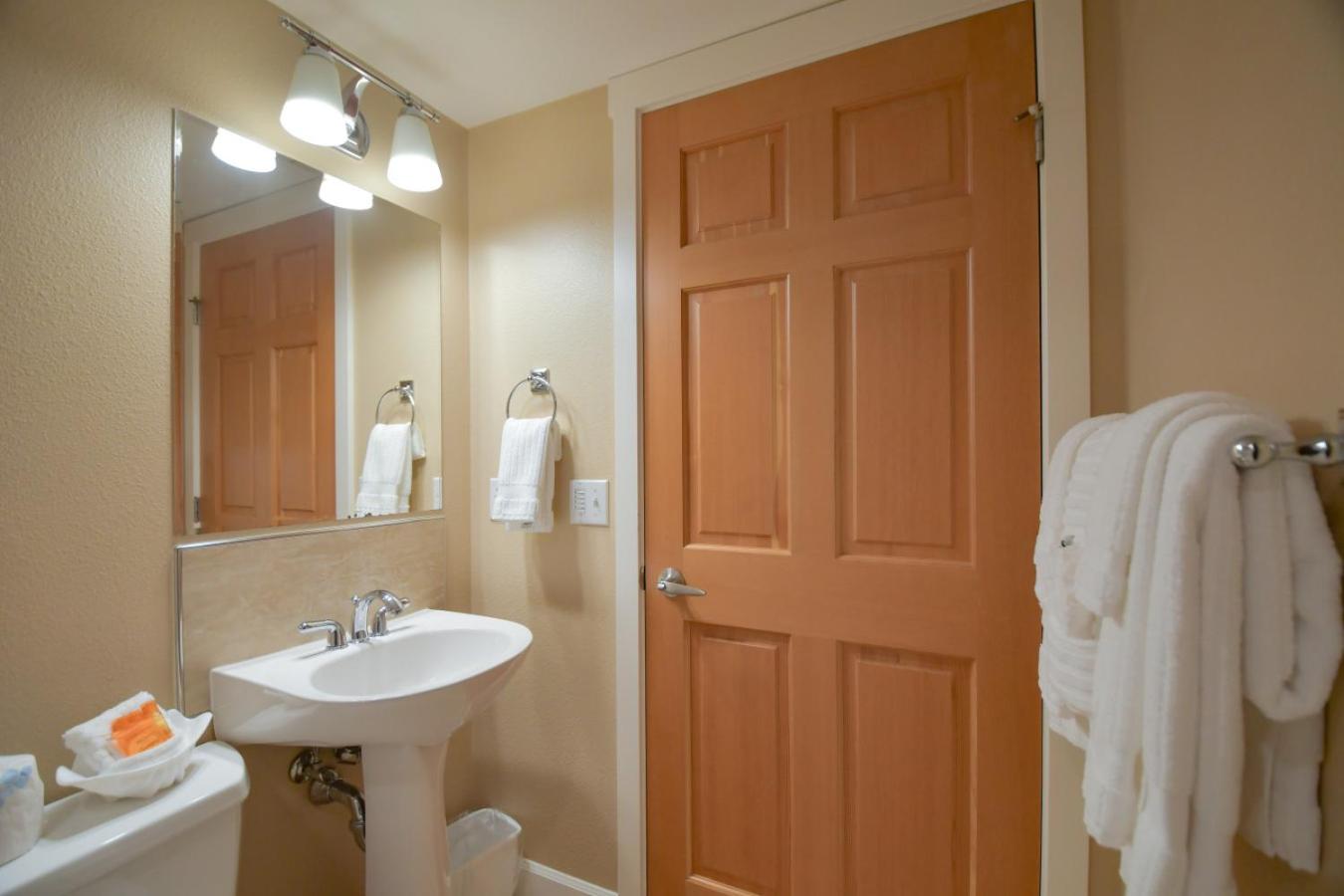Lakeshore Lodging Lodge 622