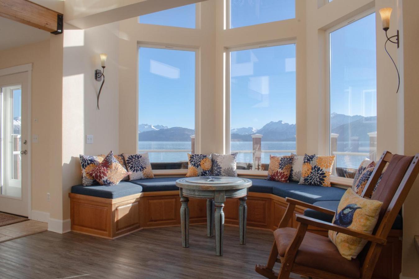 Lakeshore Lodging Lodge 711