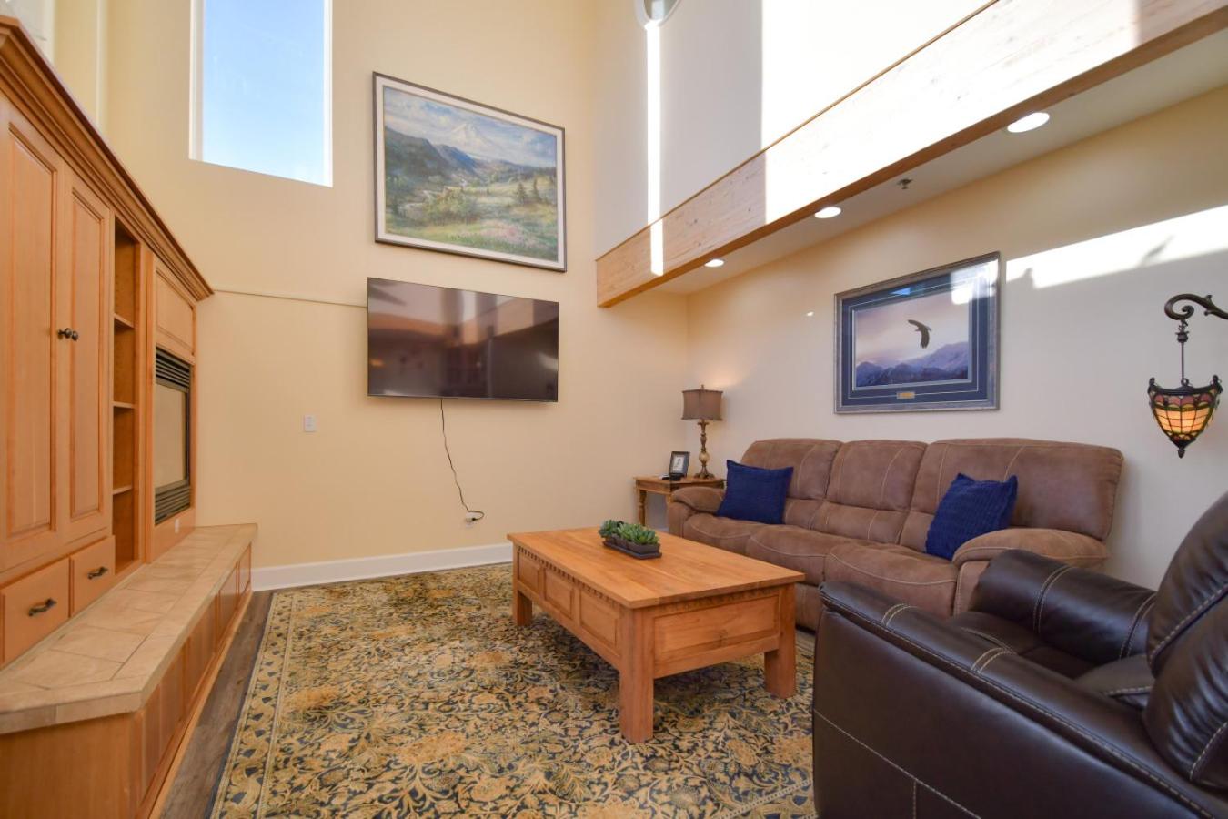 Lakeshore Lodging Lodge 711