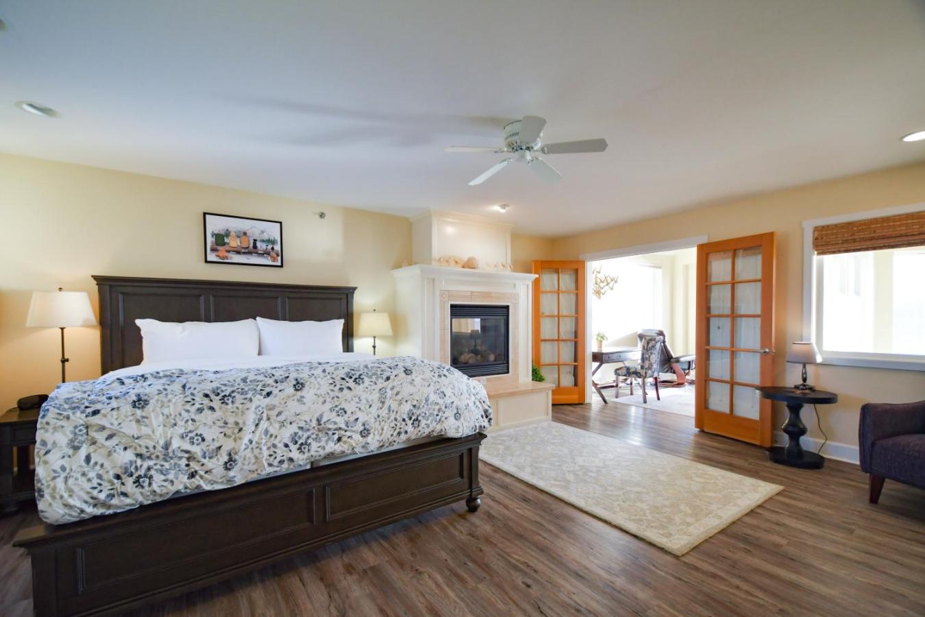 Lakeshore Lodging Lodge 711
