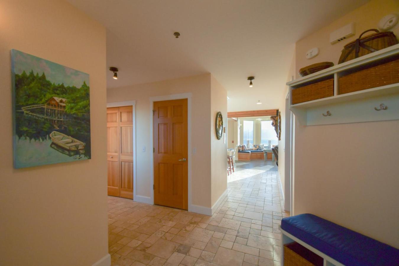 Lakeshore Lodging Lodge 711