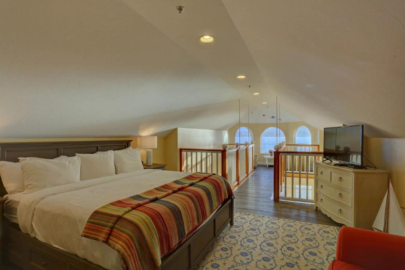 Lakeshore Lodging Lodge 711