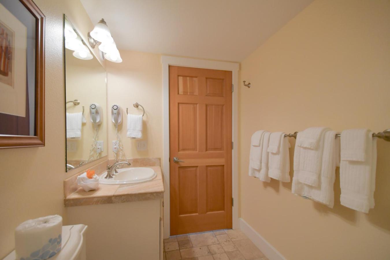 Lakeshore Lodging Lodge 611