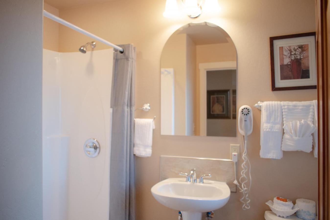 Lakeshore Lodging Lodge 709