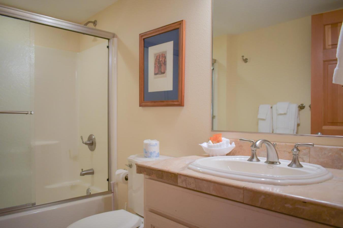 Lakeshore Lodging Lodge 611