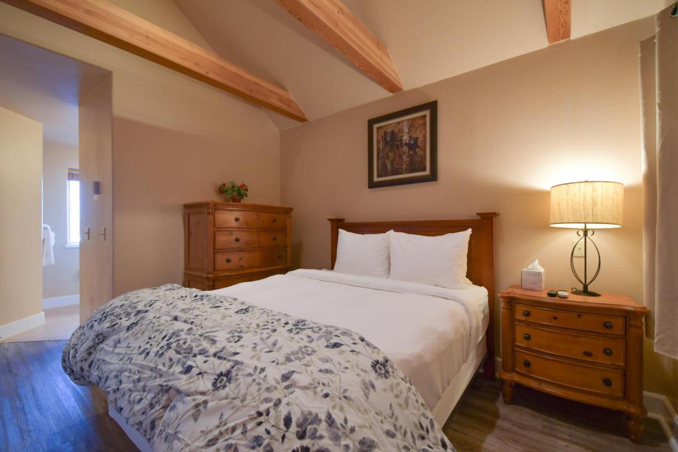 Lakeshore Lodging Lodge 709