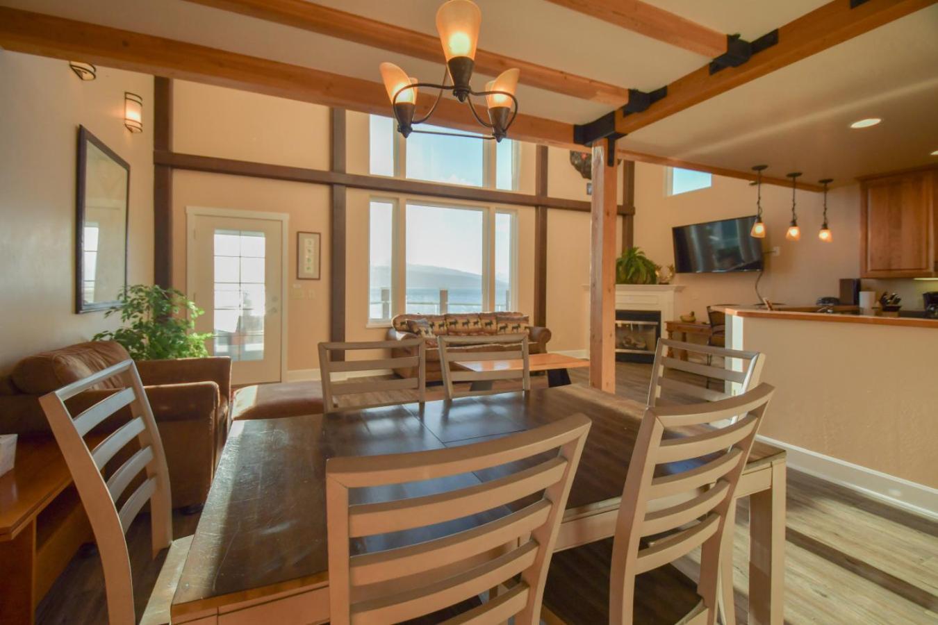 Lakeshore Lodging Lodge 709