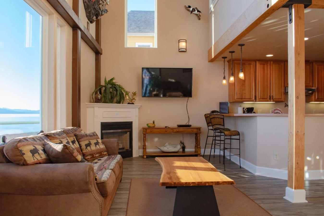 Lakeshore Lodging Lodge 709