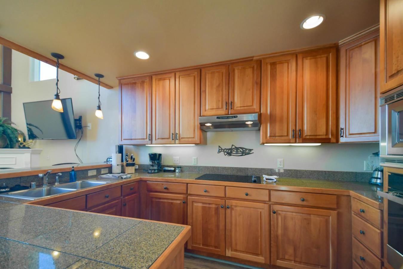 Lakeshore Lodging Lodge 709