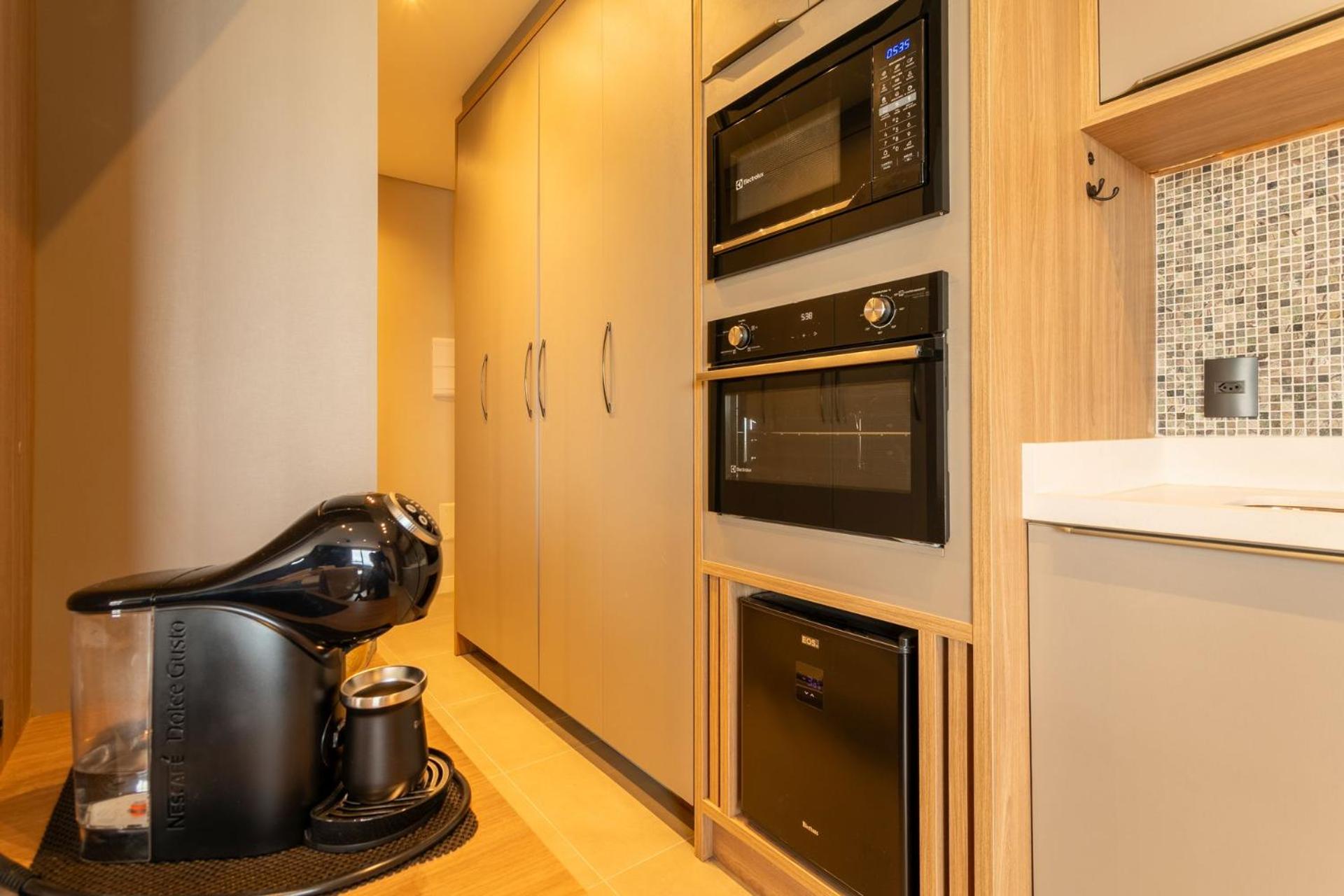 Loft moderno c/ vista da ponte Hercílio FH8972