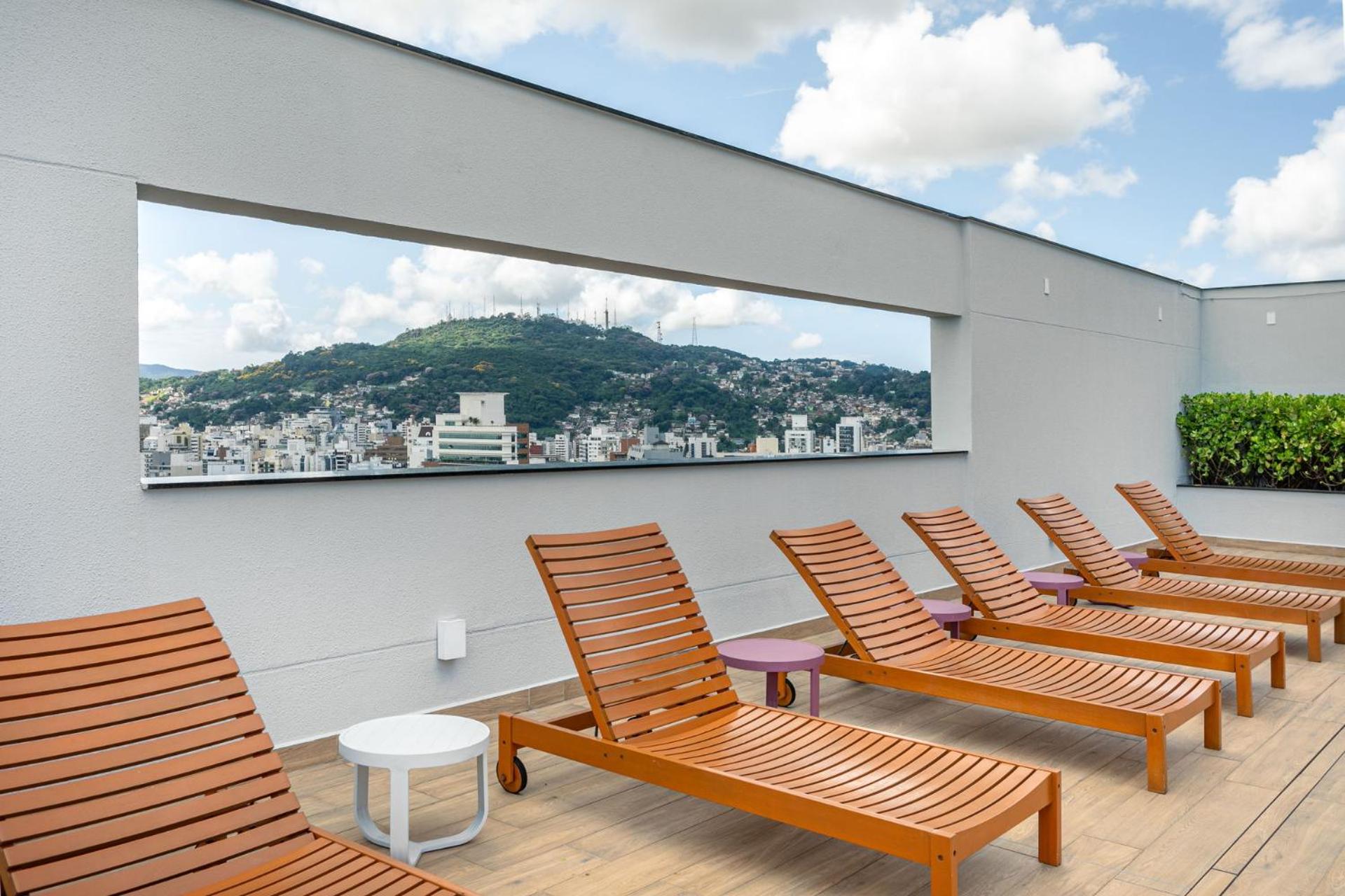 Loft moderno c/ vista da ponte Hercílio FH8972