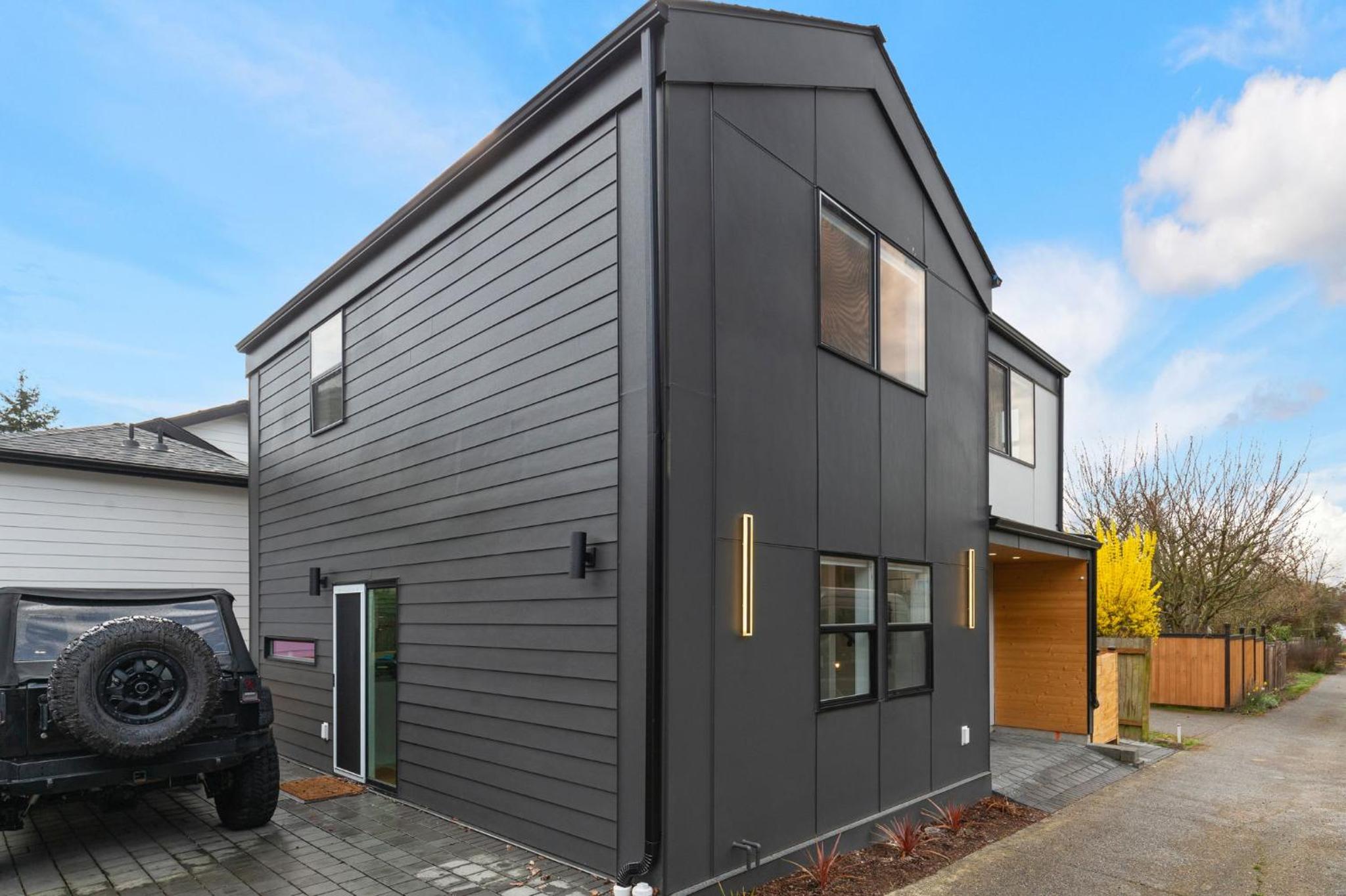 Modern Ballard Retreat Near Beach & Parks