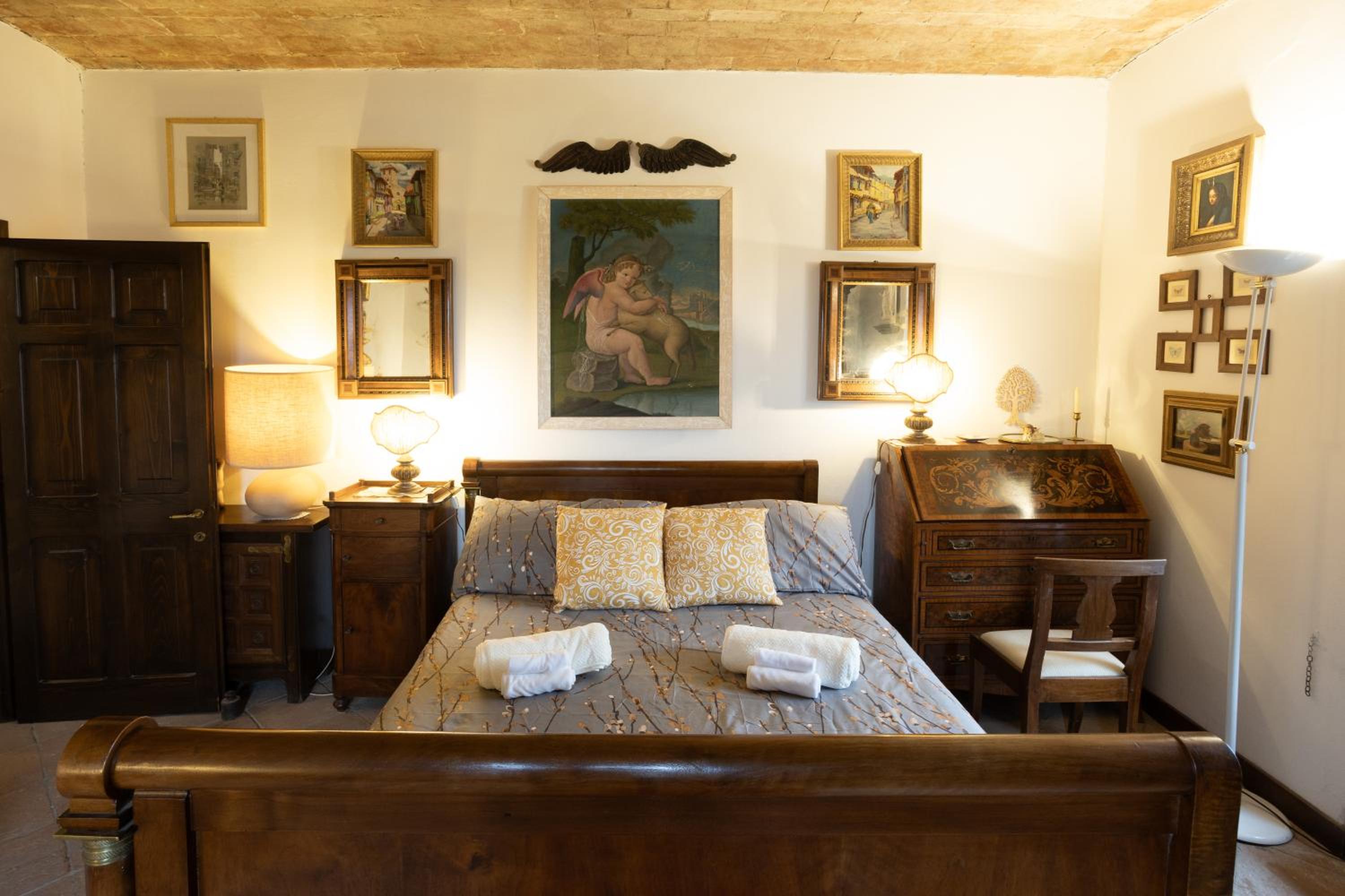 GiuMa Tuscany Historic Country House with Roof Terrace near Saturnia Hot Springs