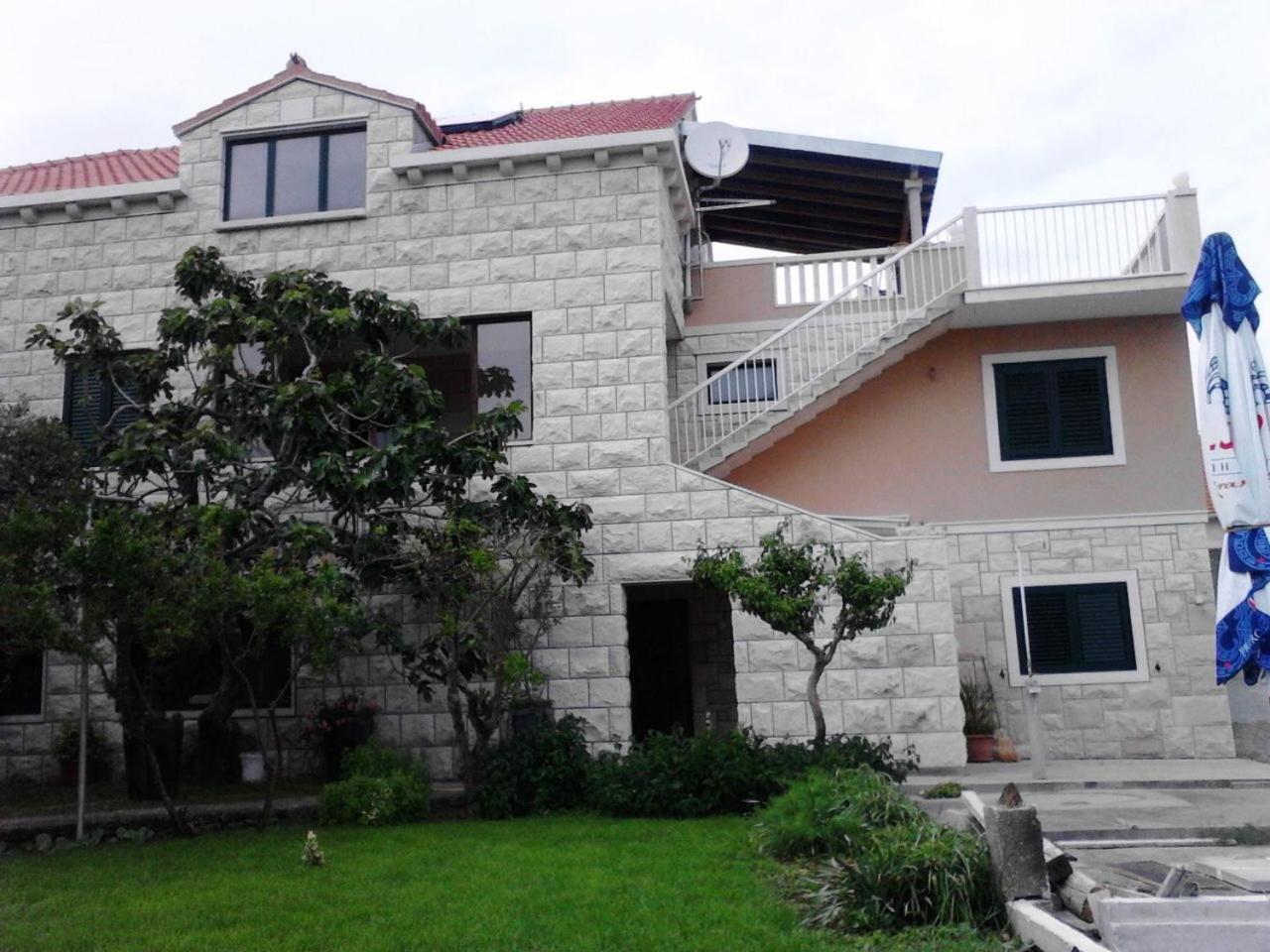 Hotel Apartments Franka - Image 1