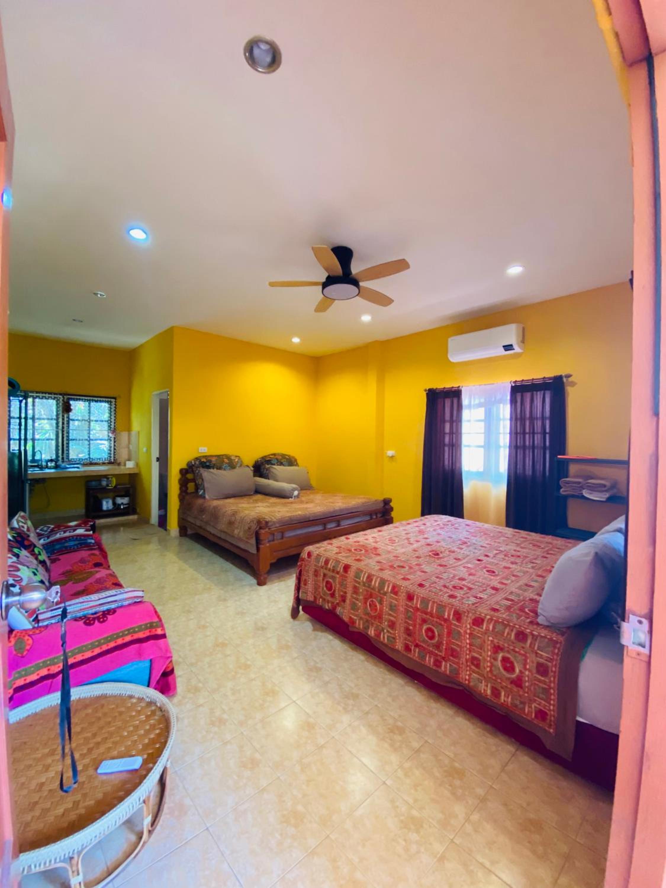 Good vibes bungalow at Ya Nui beach