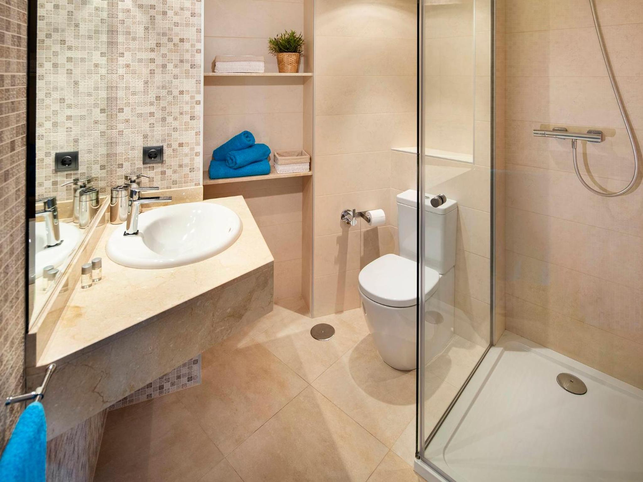 INMálaga Granada en Málaga — bathroom