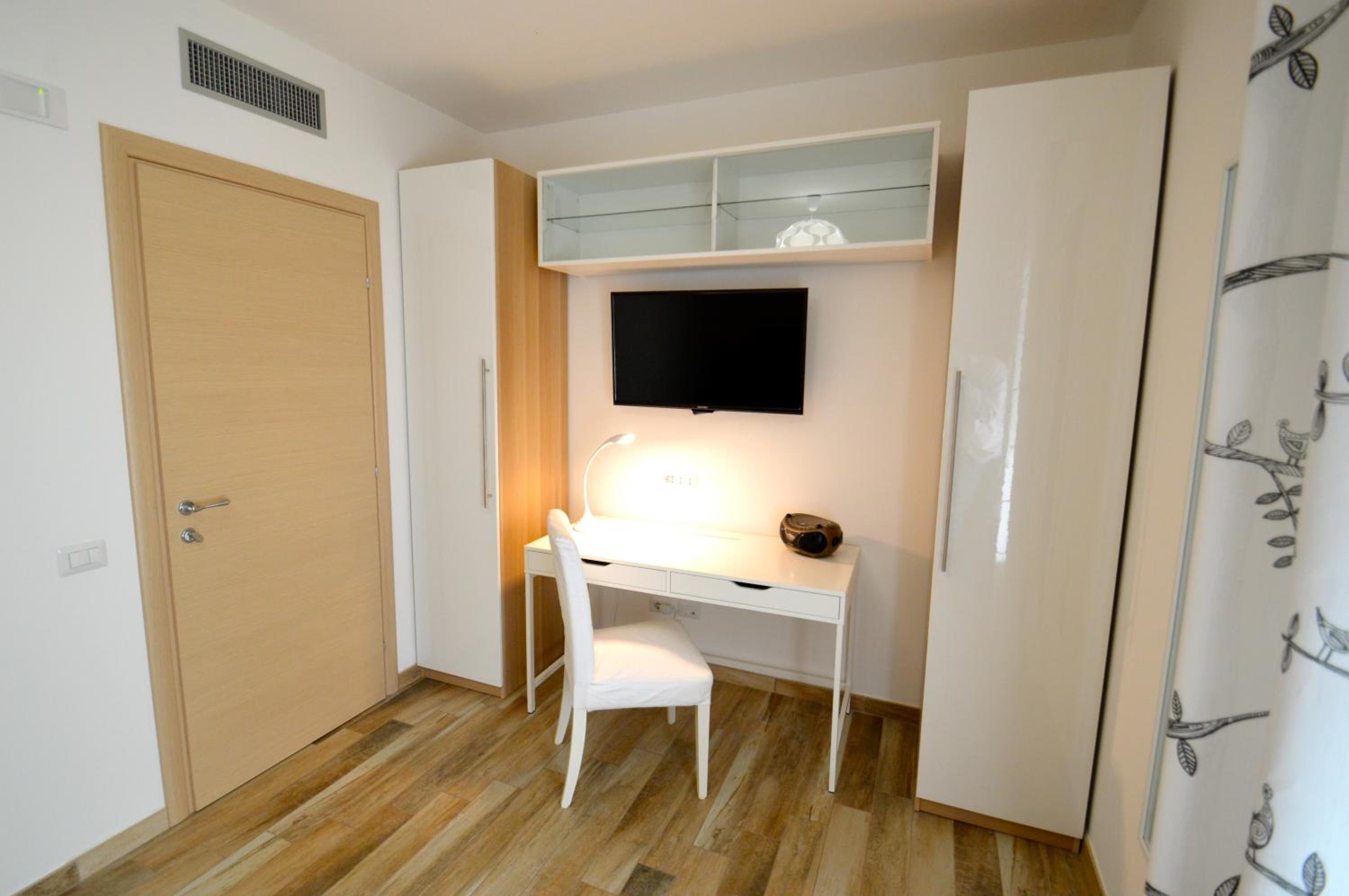 Photo 9