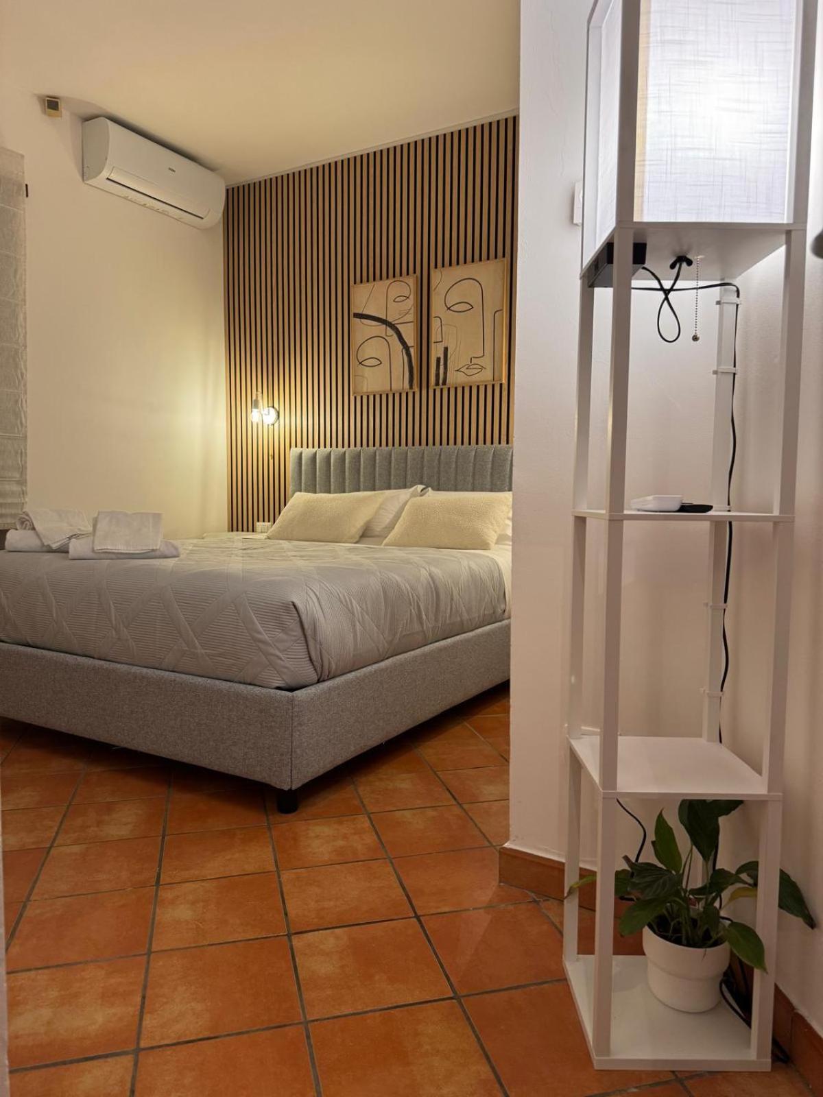 Welcoming Vatican Garden Home - with Hot Hub