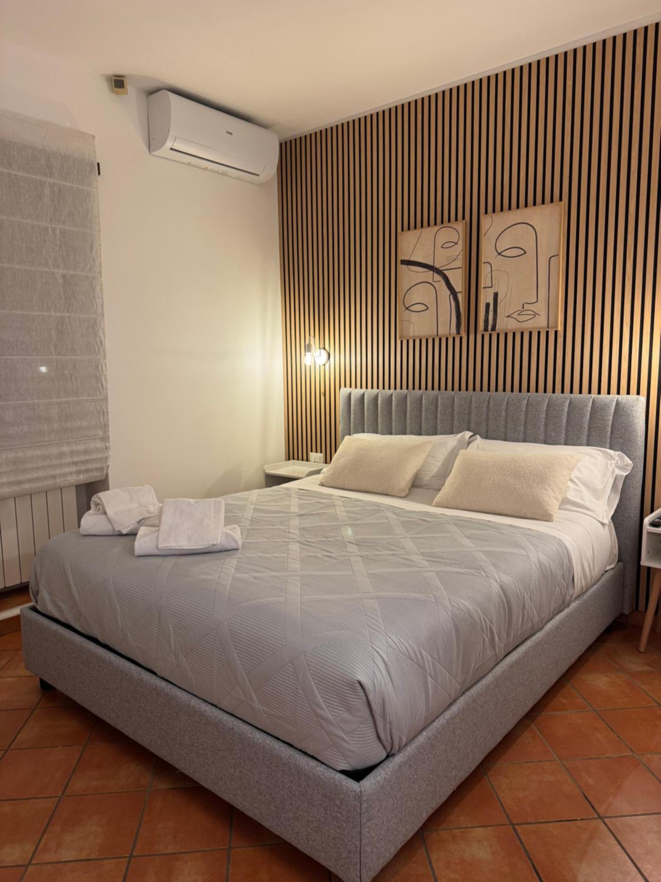 Welcoming Vatican Garden Home - with Hot Hub