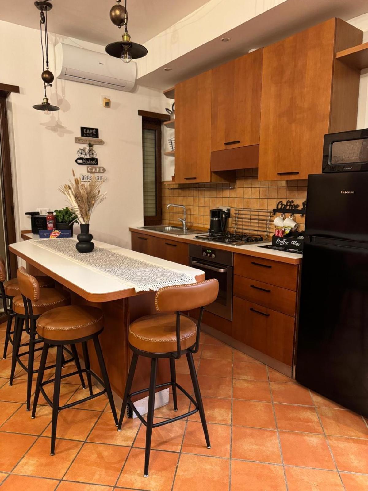 Welcoming Vatican Garden Home - with Hot Hub